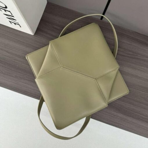 Loewe puzzle bag ( 高質 avocado green new colour) - Image 2