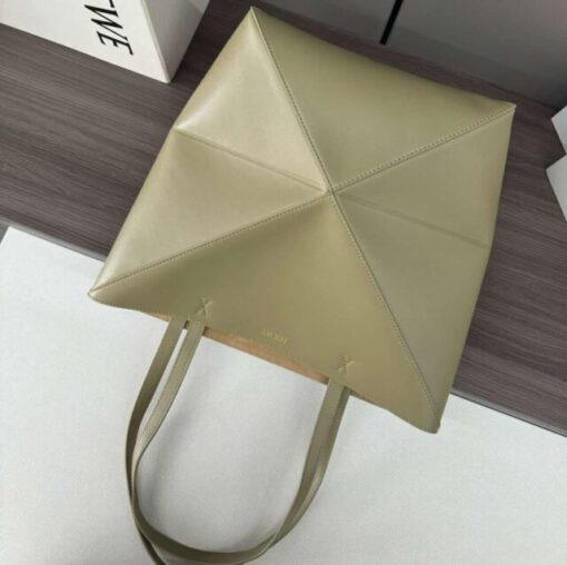 Loewe puzzle bag ( 高質 avocado green new colour) - Image 5