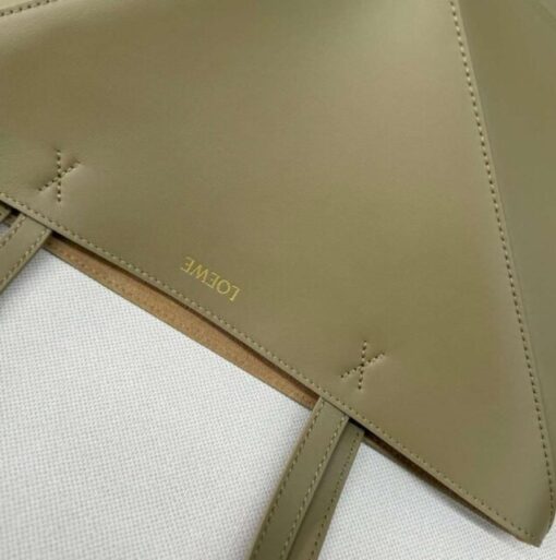 Loewe puzzle bag ( 高質 avocado green new colour) - Image 4